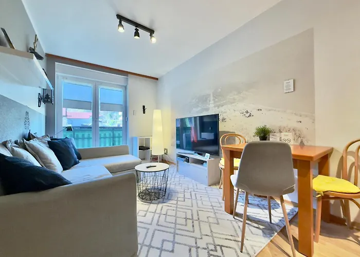 Champion\'S Apartment Balkon Garaz Klima