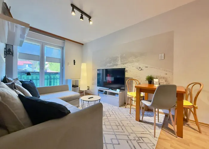 Champion\'S Apartment Balkon Garaz Klima