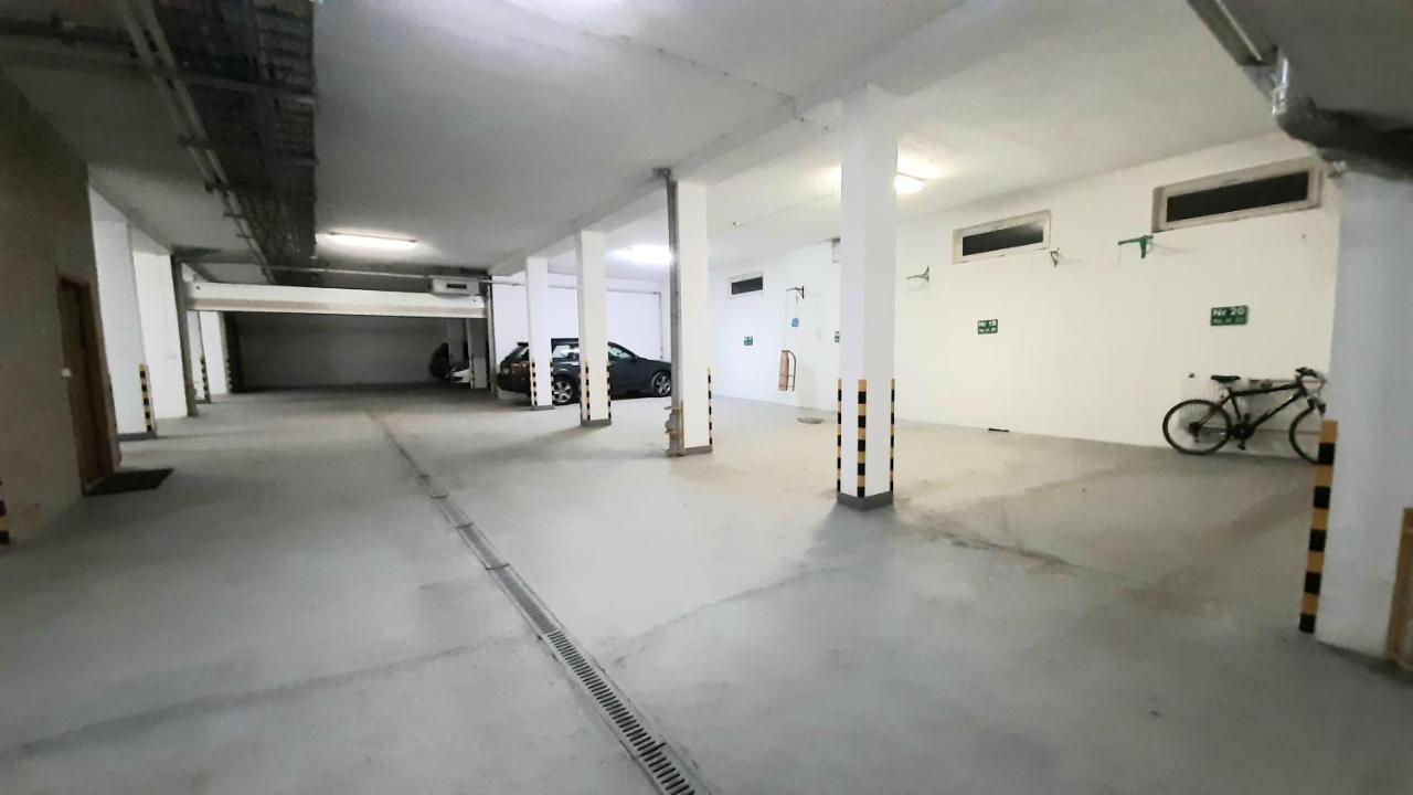 Champion's Balkon Garaz Klima Apartment