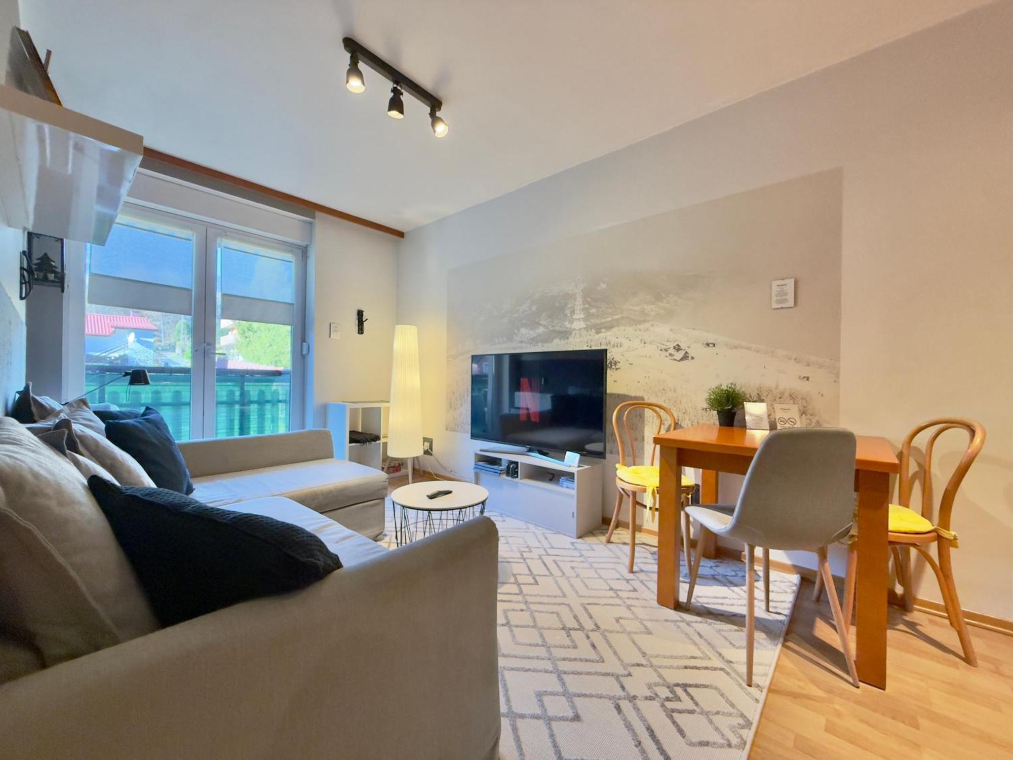 Apartment Champion's Balkon Garaz Klima